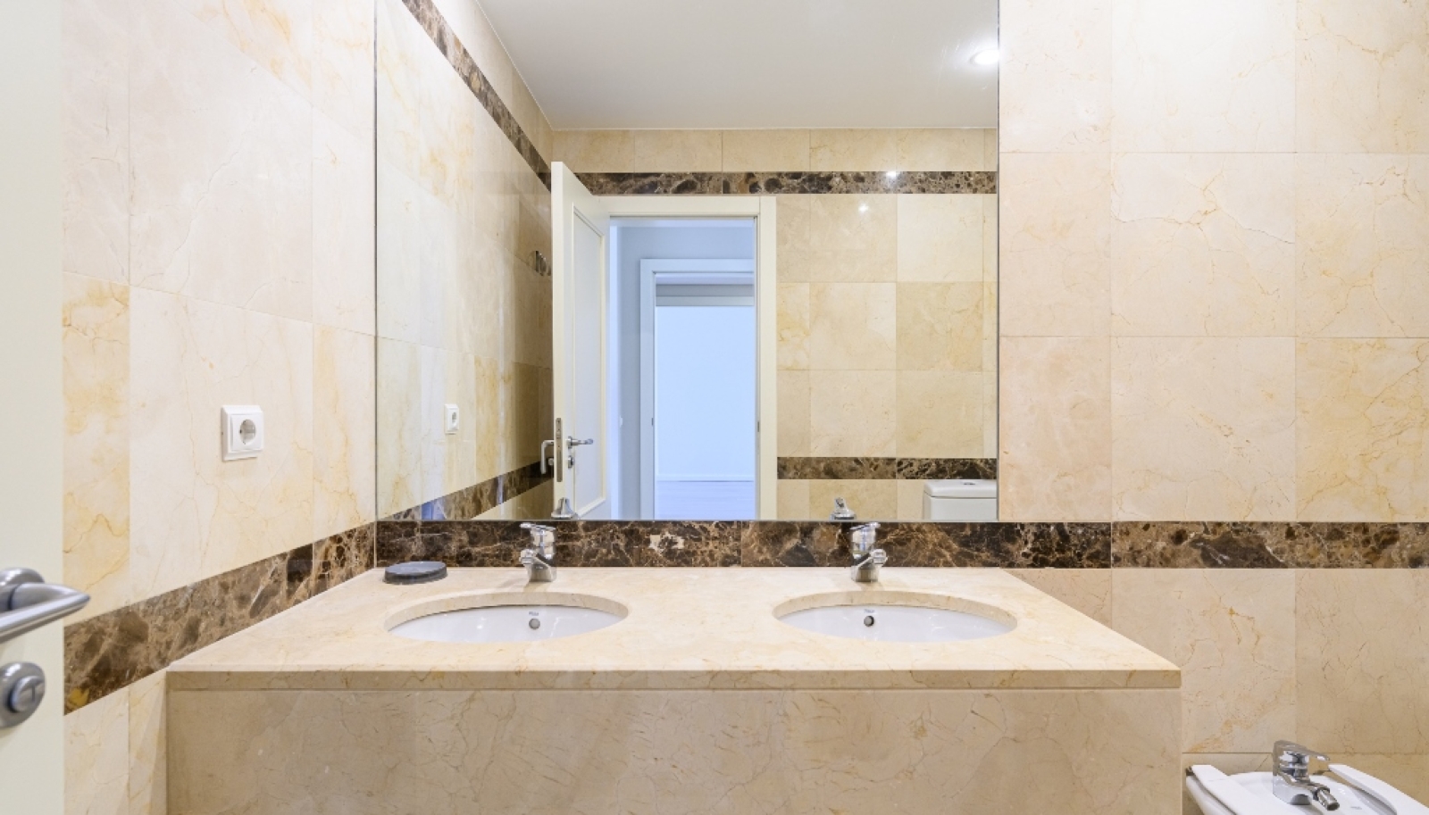 Apartamento T1 remodelado, para arrendar, na Boavista, Porto_283253