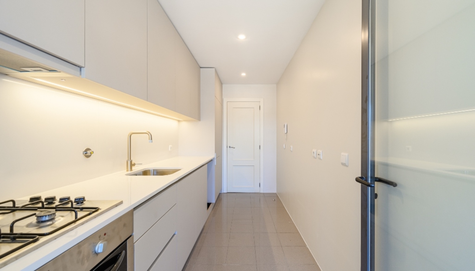 Apartamento T1 remodelado, para arrendar, na Boavista, Porto_283262
