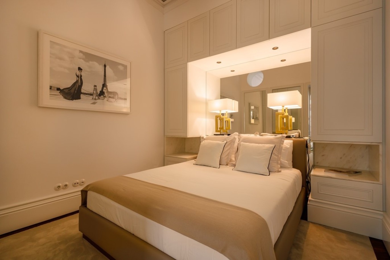 Neue möblierte Wohnung zur Miete im Zentrum von Porto, Portugal_290120