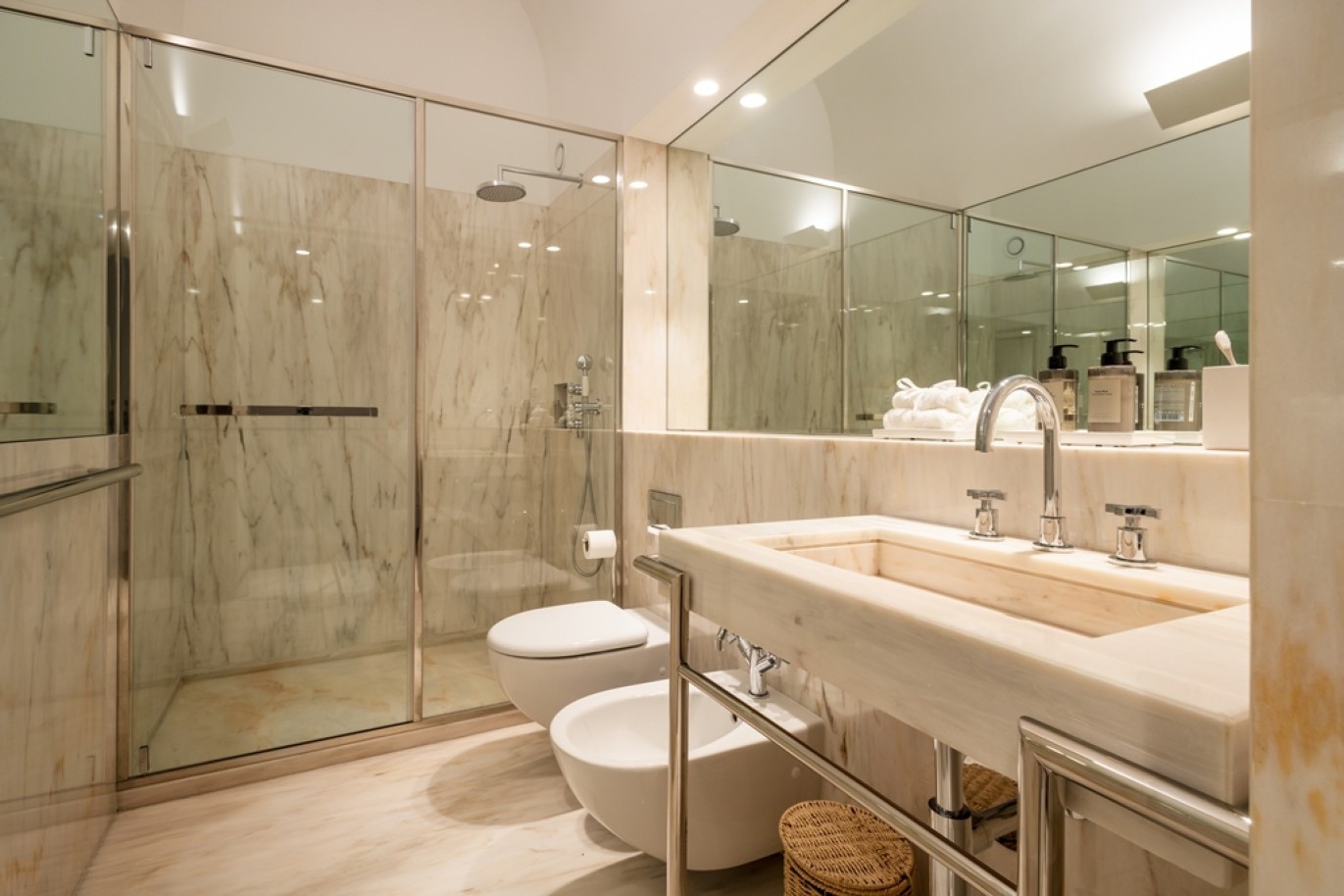 Neue möblierte Wohnung zur Miete im Zentrum von Porto, Portugal_290125