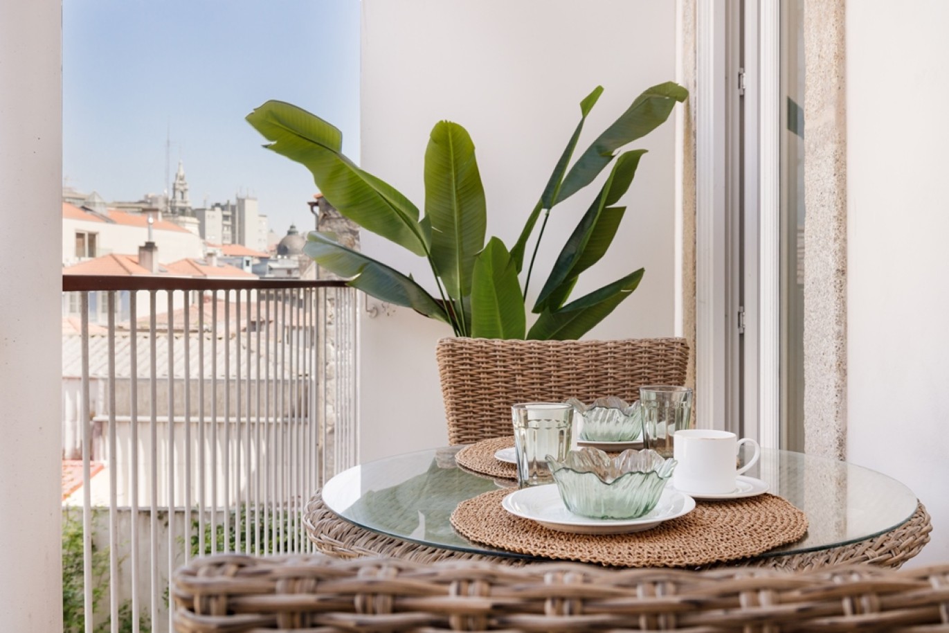New furnished apartment for rent in downtown Porto, Portugal_290163
