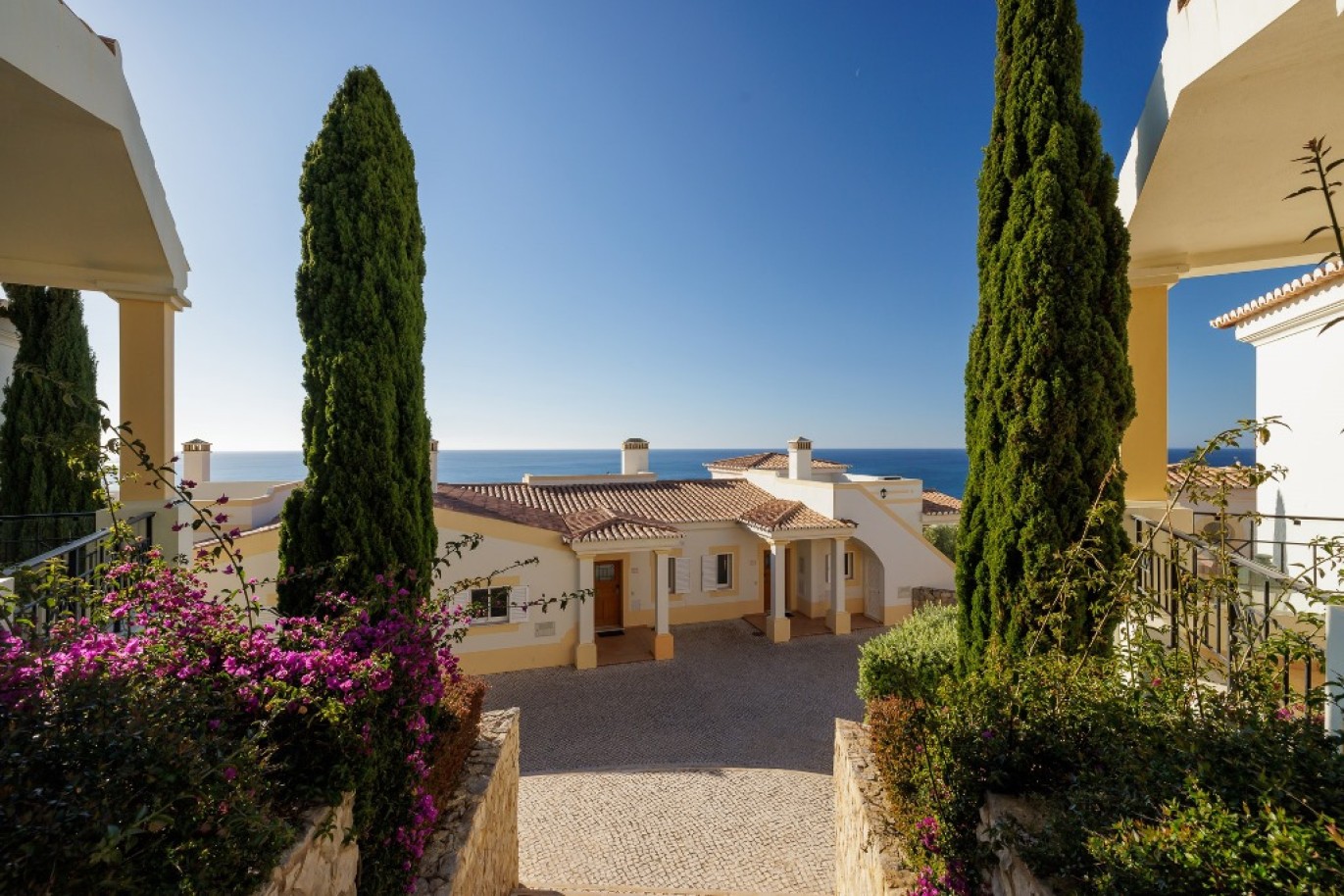 Villa amueblada con vistas al mar en venta en Salema, Algarve,Portugal_297531
