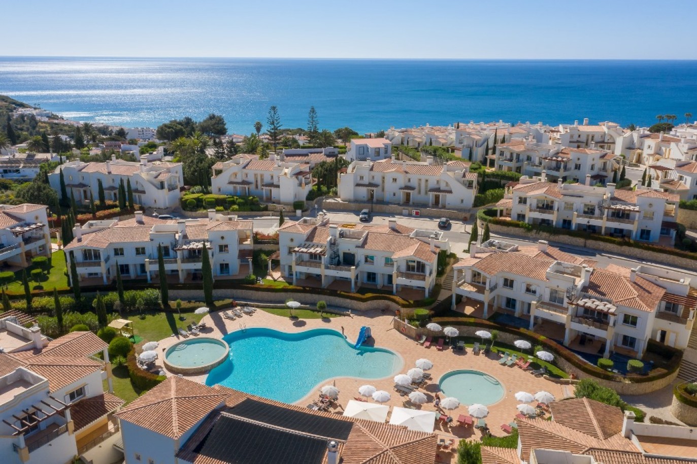 Moradia V3 mobilada e com jardim para venda em Salema, Algarve_298785