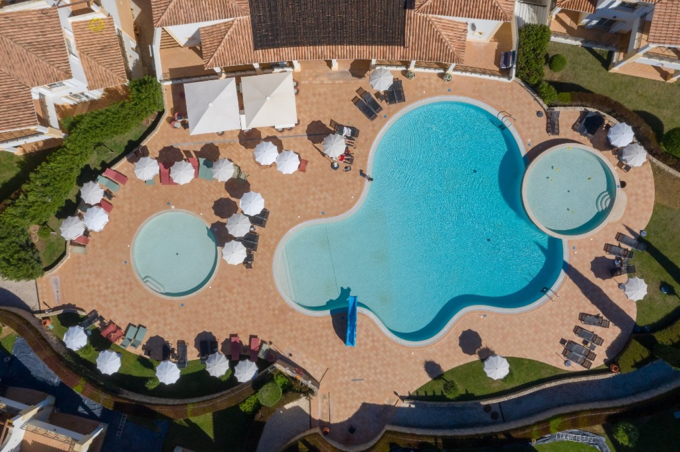 Villa amueblada con jardín en venta en Salema, Algarve,Portugal_298981