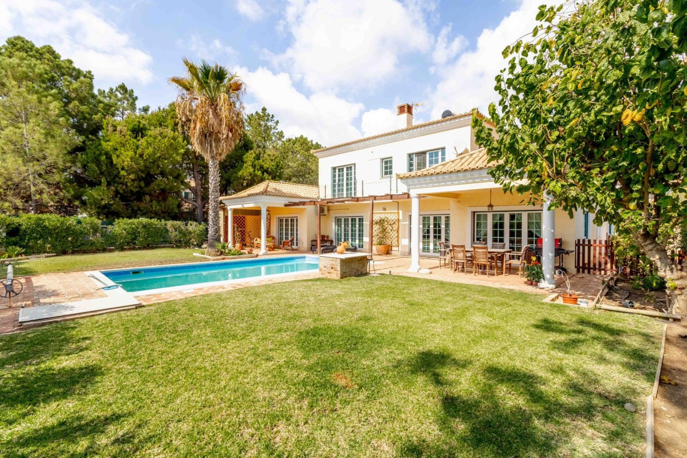 4-bedroom Villa, for sale, in Vila Sol, Algarve, Portugal_302051
