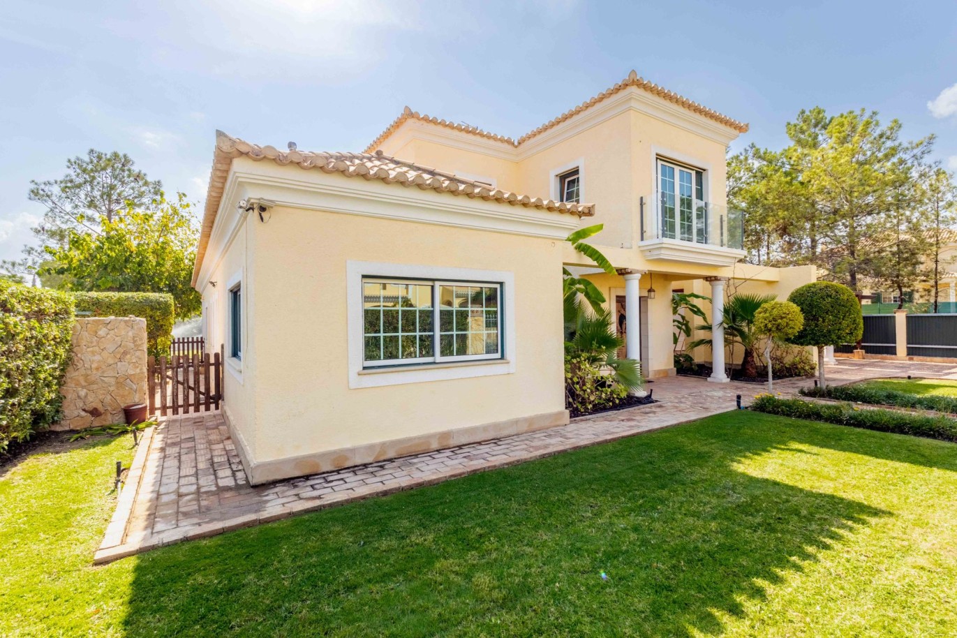 4-bedroom Villa, for sale, in Vila Sol, Algarve, Portugal_302052
