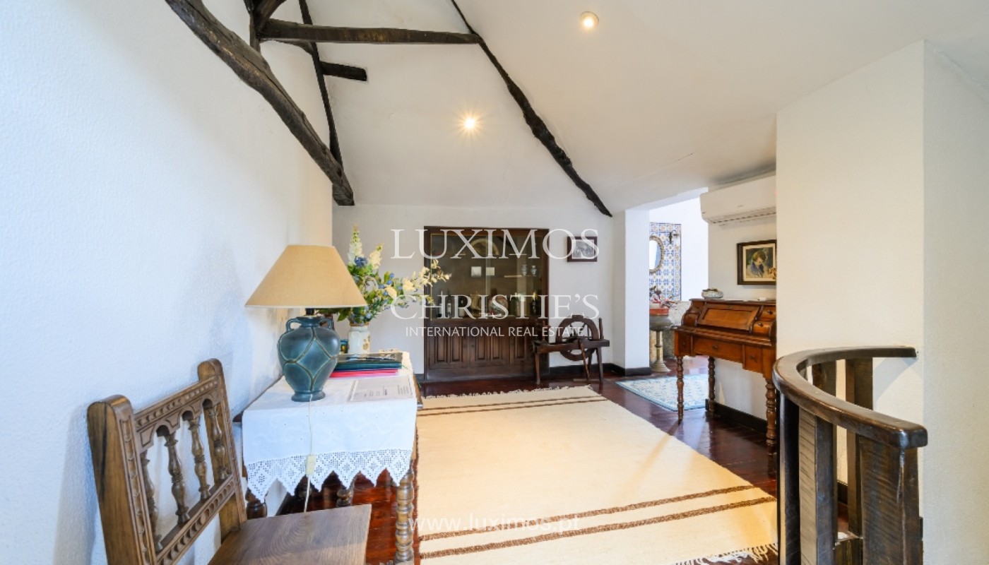 8 Bedroom Vineyard's Image 6