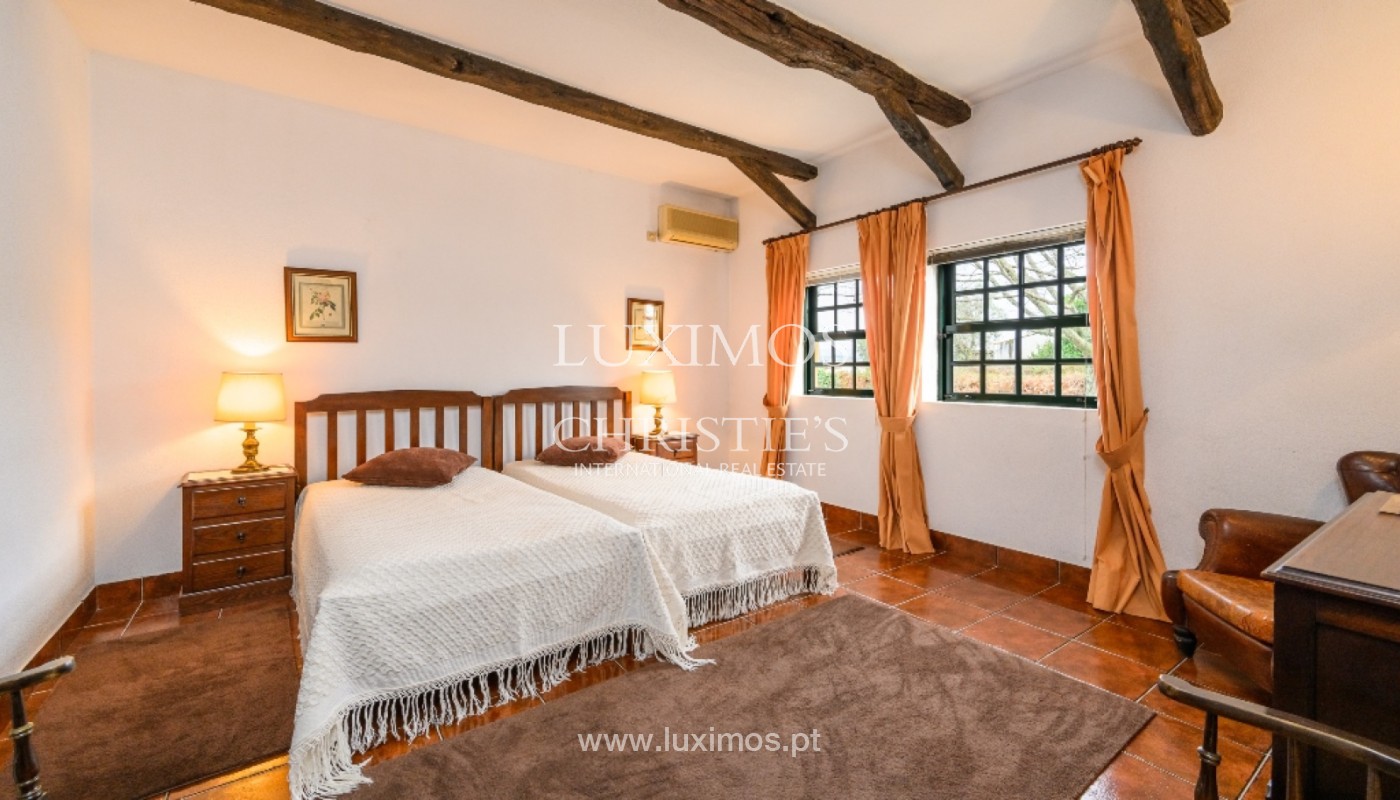 8 Bedroom Vineyard's Image 8