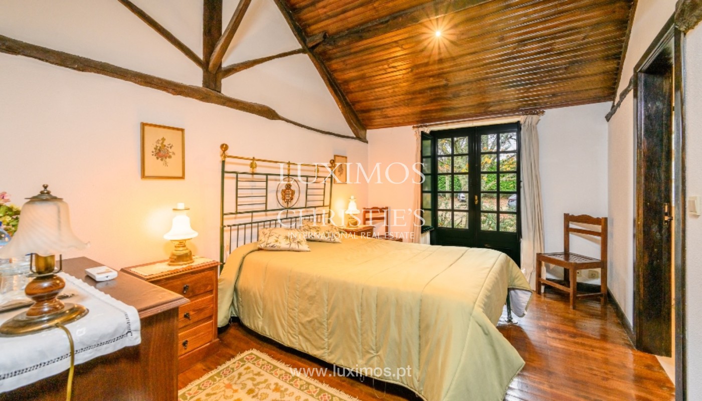 8 Bedroom Vineyard's Image 10