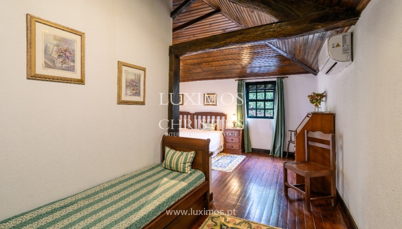 8 Bedroom Vineyard's Image 12