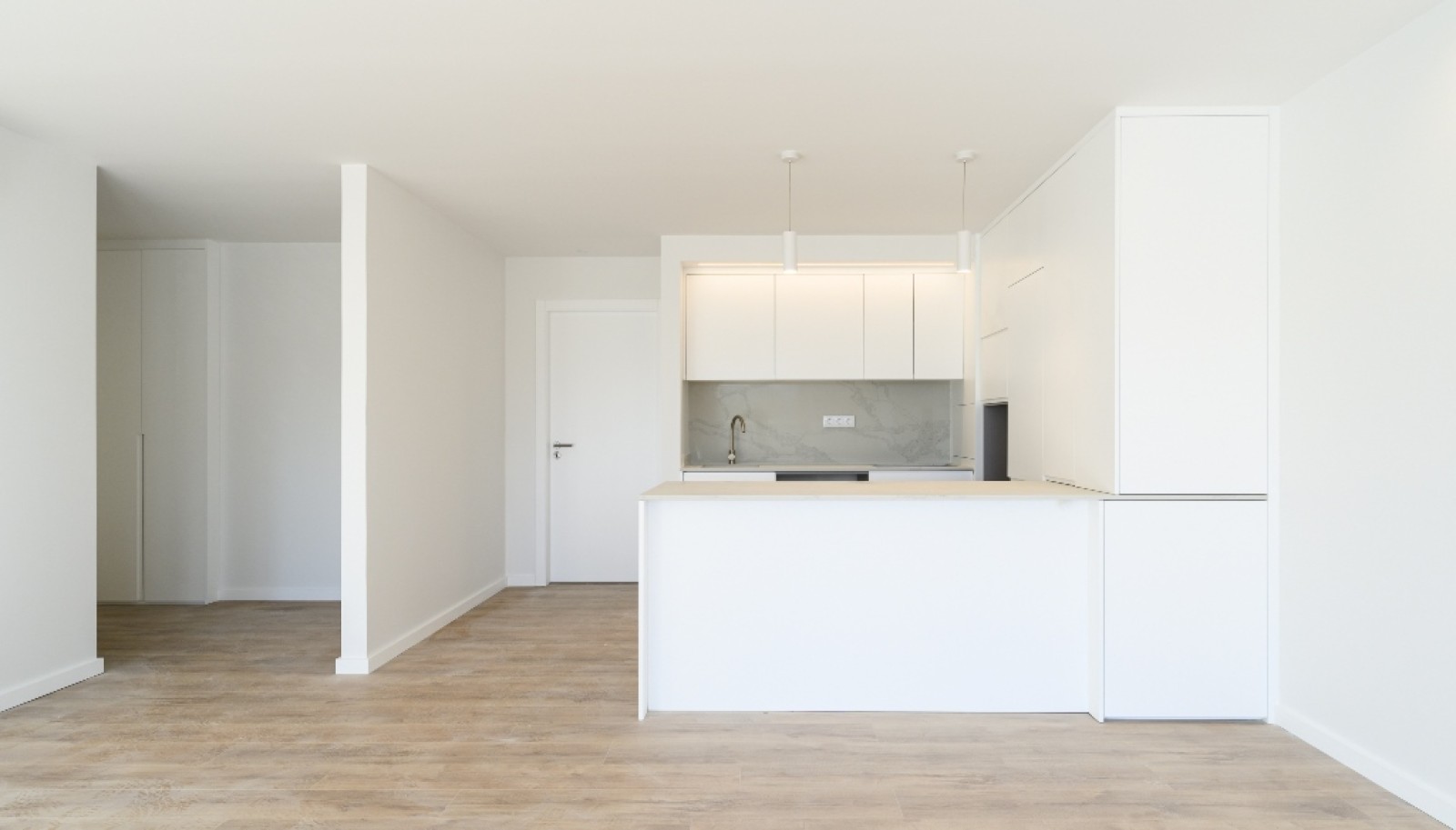 New apartment with balcony, for sale, in Porto, Portugal_307966