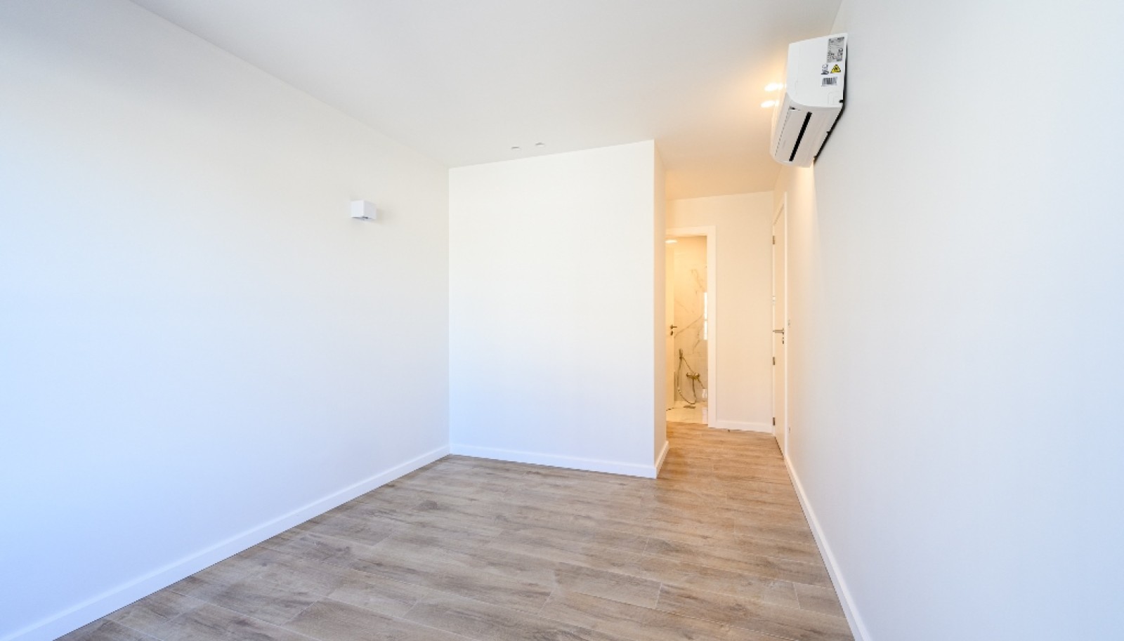 New apartment with balcony, for sale, in Porto, Portugal_307969