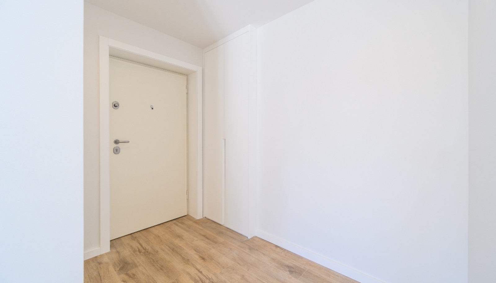 New apartment with balcony, for sale, in Porto, Portugal_307975