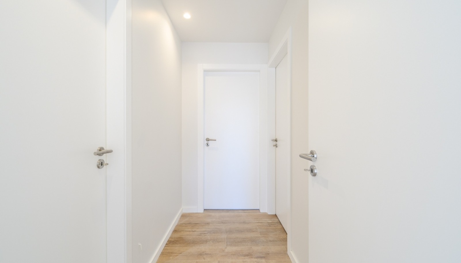 New apartment with balcony, for sale, in Porto, Portugal_307976