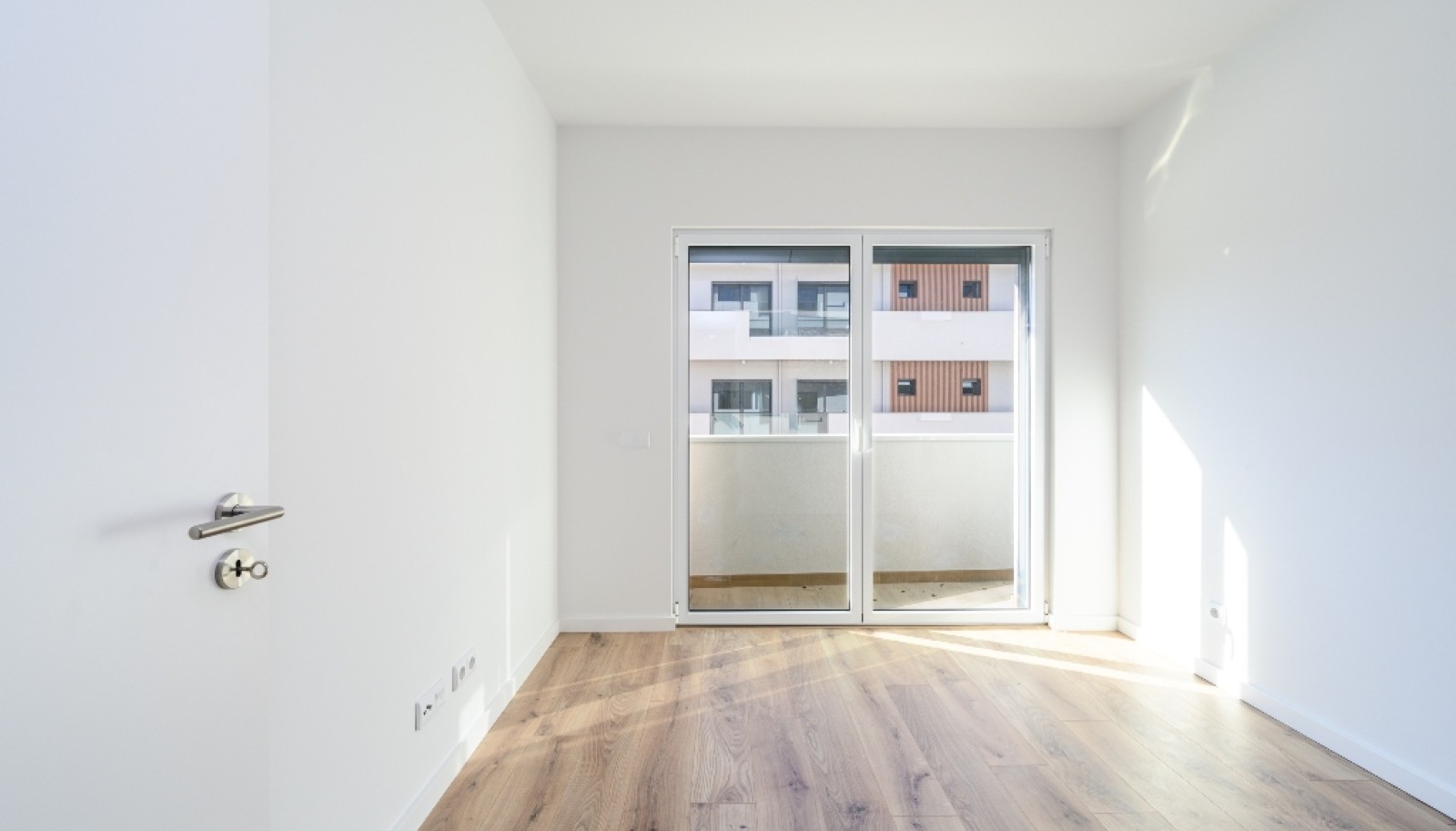 Apartamento novo com varanda, para venda, em Ramalde, Porto_308397