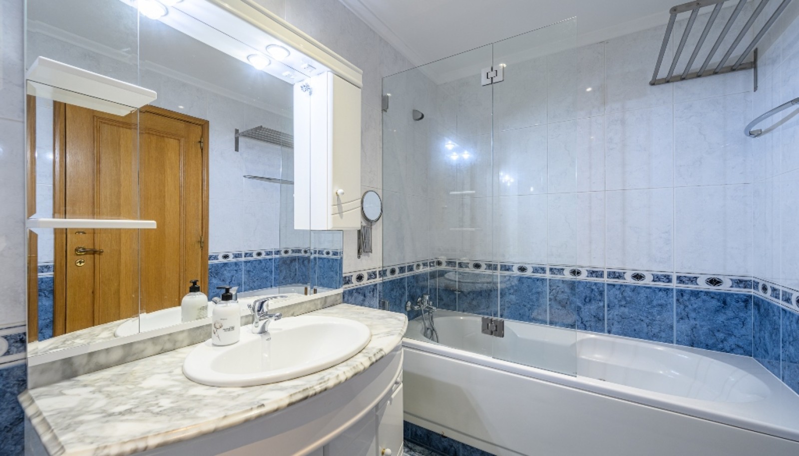 Three bedroom apartment with sea views, to rent in Canidelo, Portugal_310747