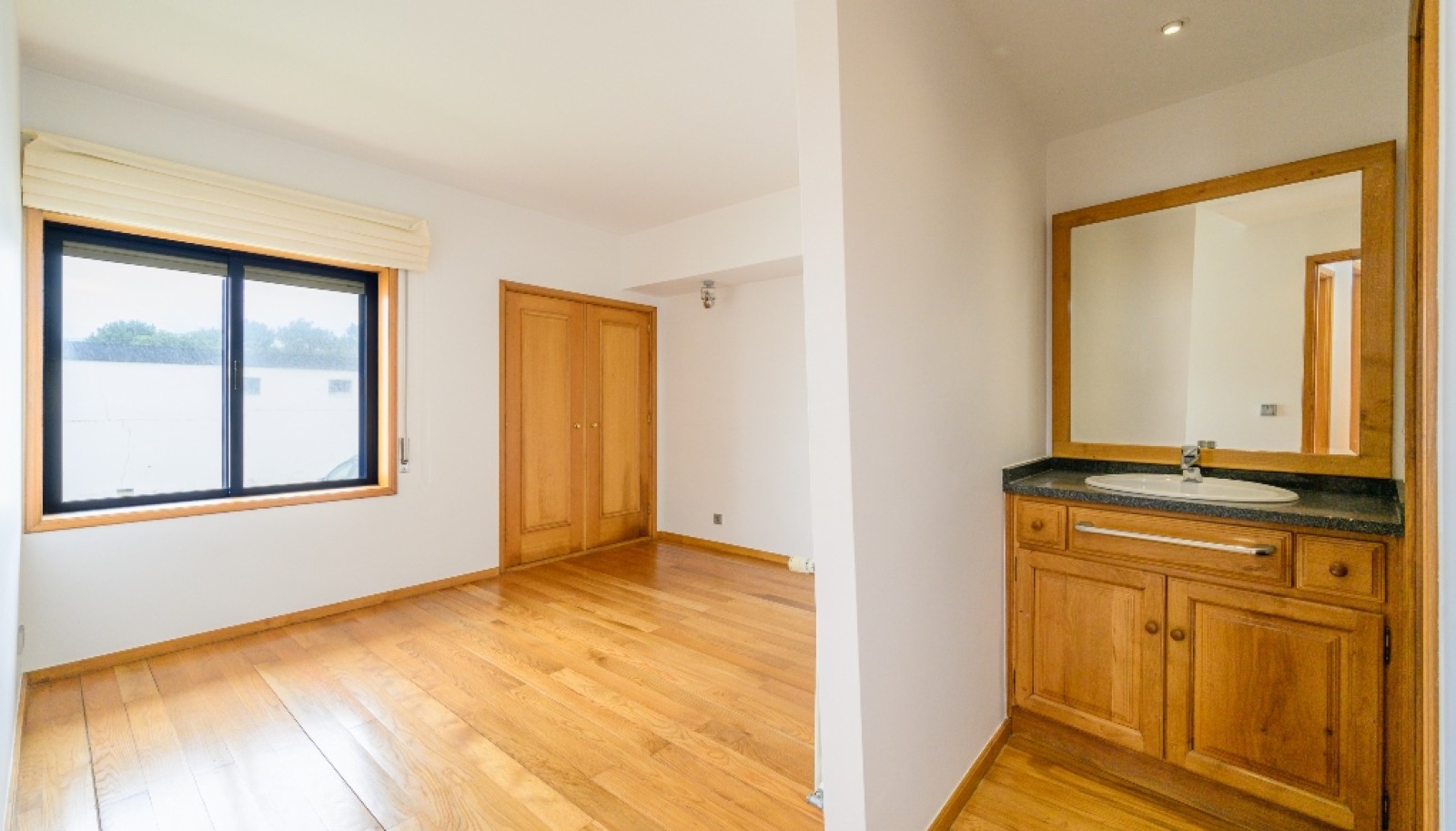 Three bedroom apartment with sea views, to rent in Canidelo, Portugal_310748