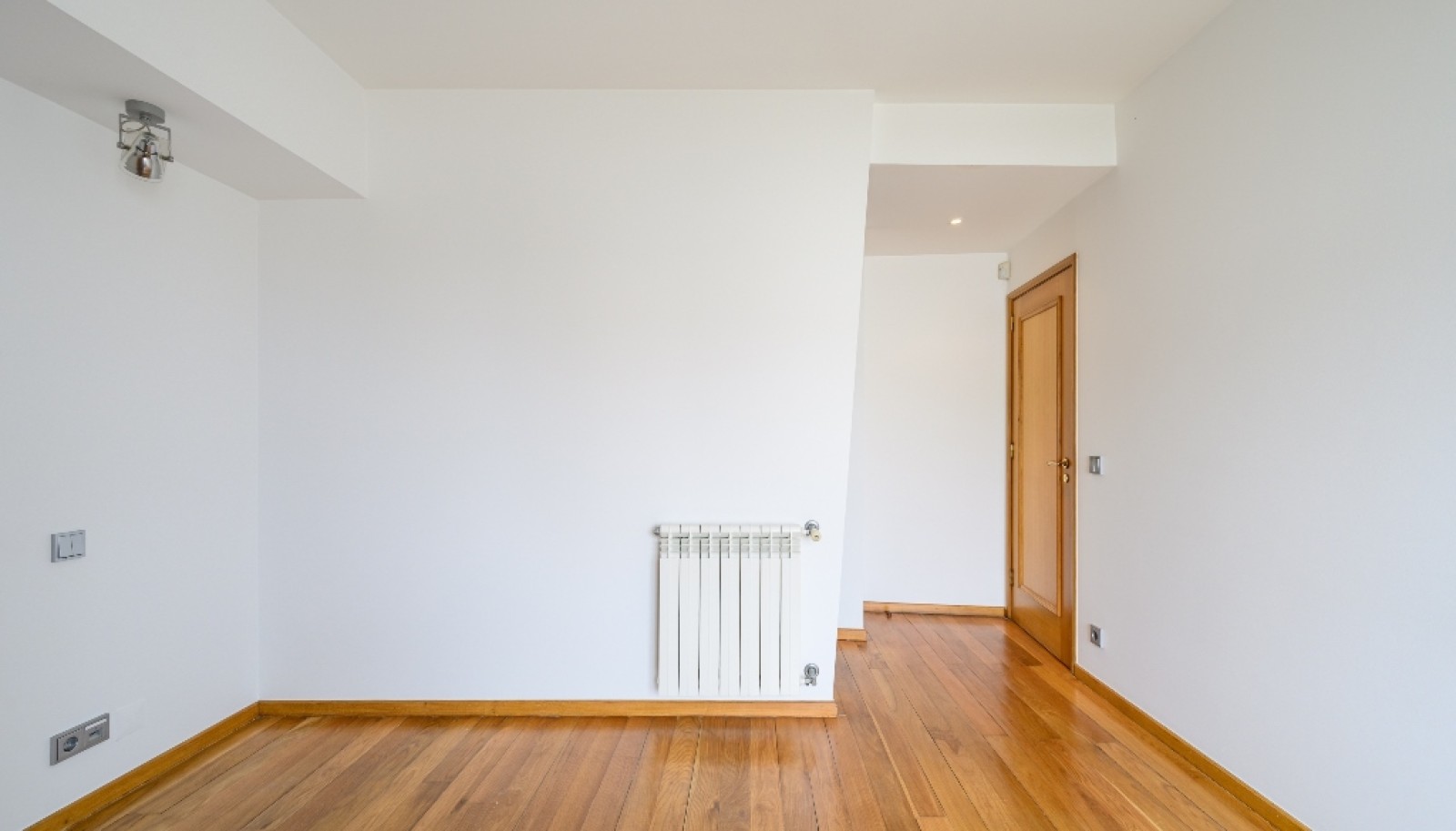 Three bedroom apartment with sea views, to rent in Canidelo, Portugal_310751