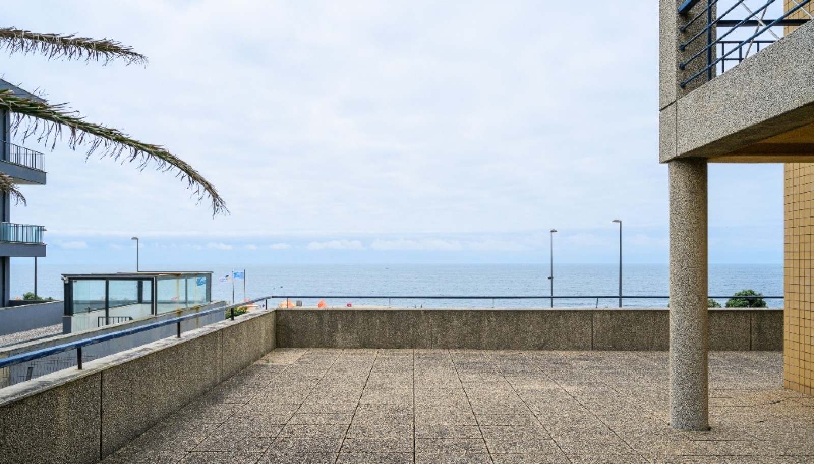 Three bedroom apartment with sea views, to rent in Canidelo, Portugal_310762