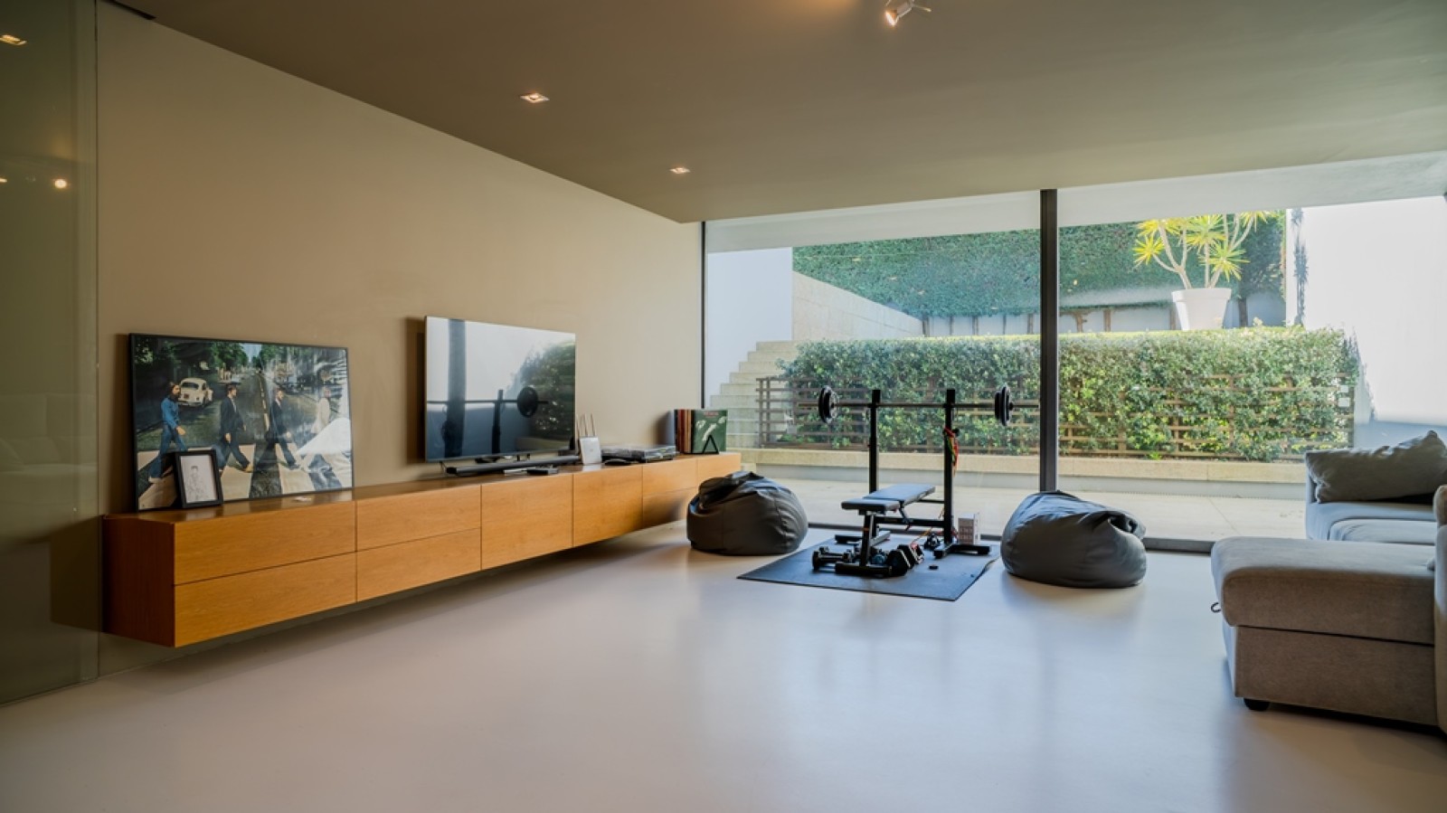 Four bedroom villa with garden and pool for sale in Francelos, Portugal_311508