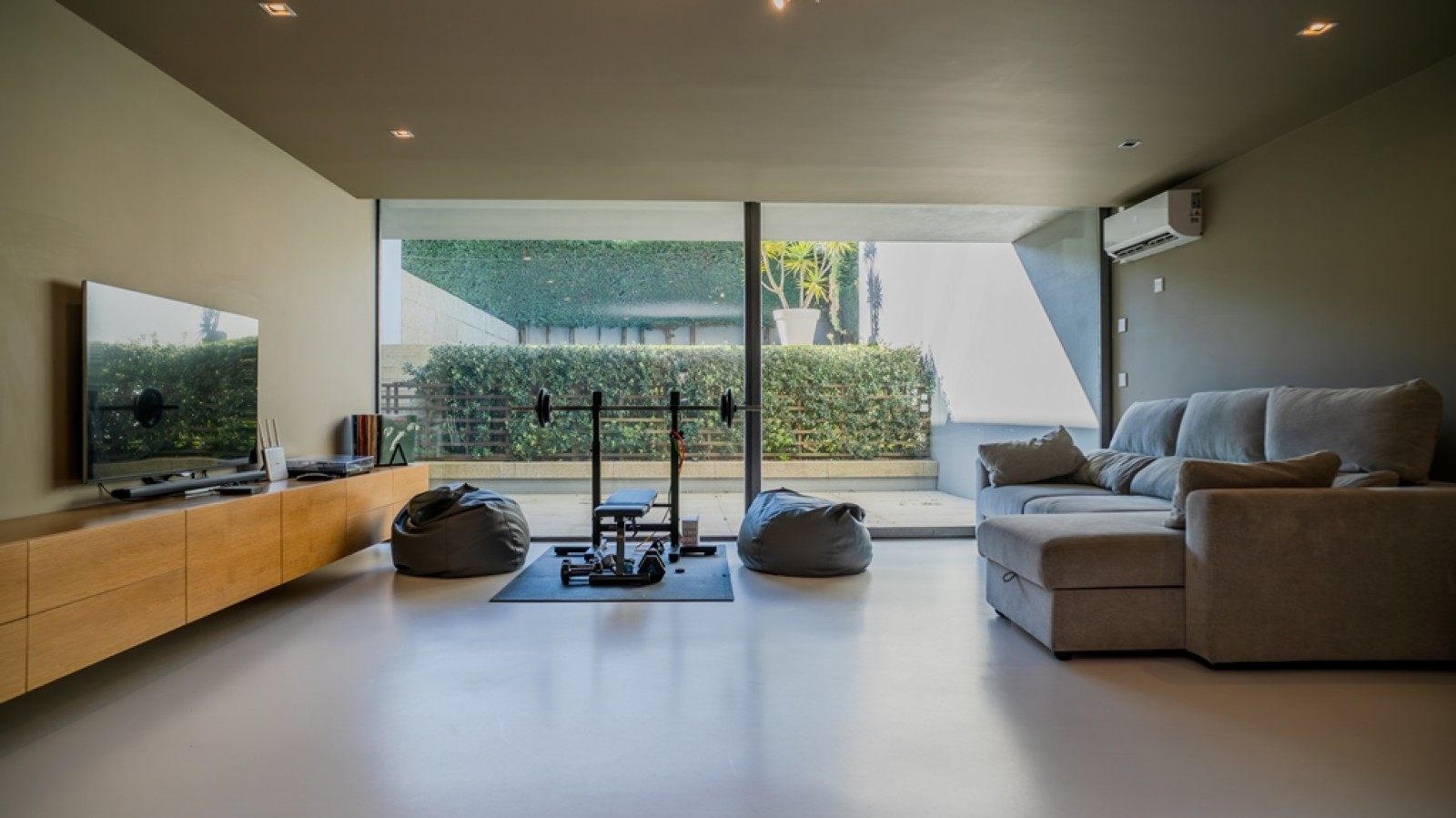 Four bedroom villa with garden and pool for sale in Francelos, Portugal_311509