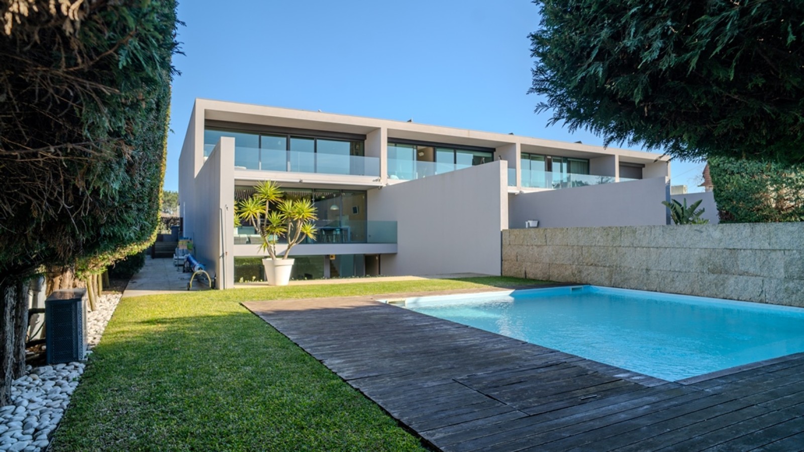 Four bedroom villa with garden and pool for sale in Francelos, Portugal_311535