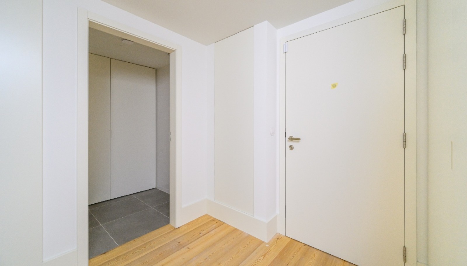 Neue 2-Zimmer-Wohnung zur Miete im Zentrum von Porto, Portugal_312016