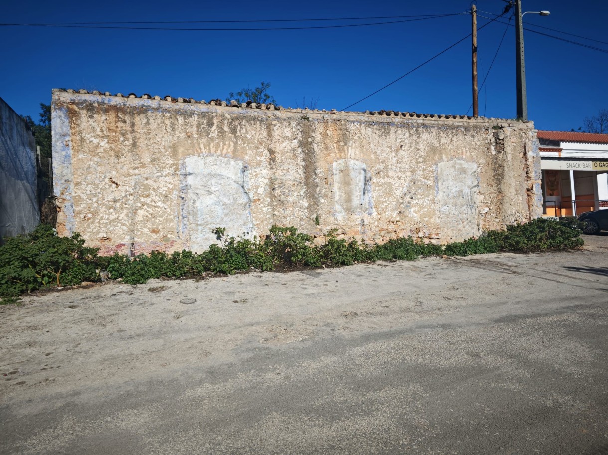 Terreno urbano com ruína, para venda em Alcantarilha, Algarve_313107