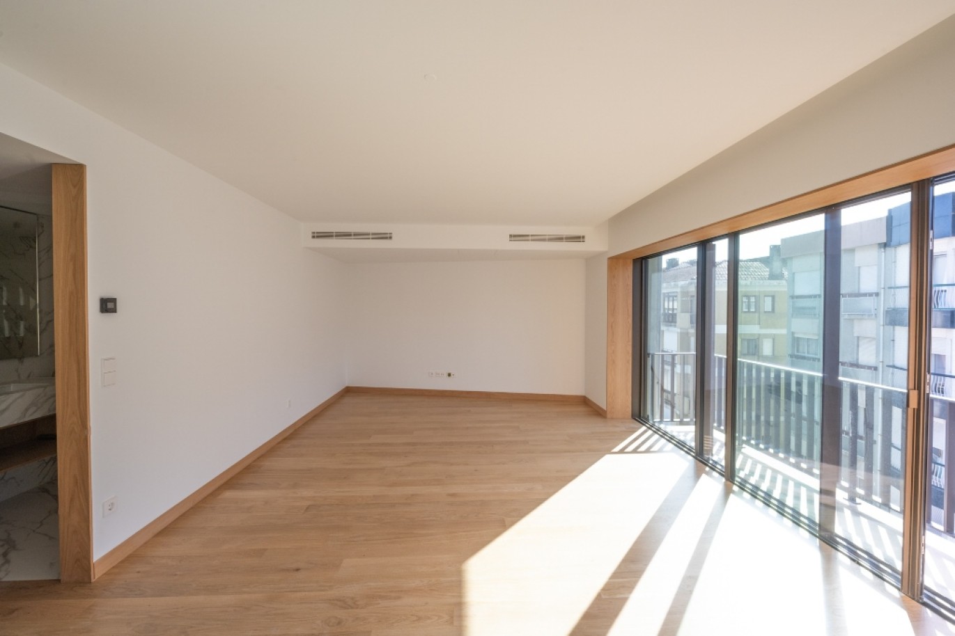 Piso dúplex de 3 dormitorios con balcón, en venta, Oporto, Portugal_314094