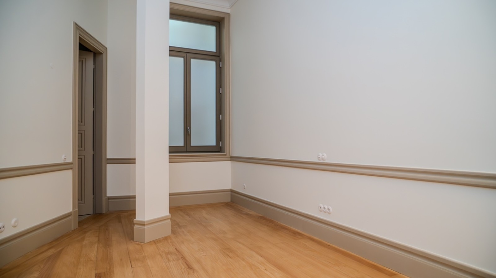 Two-bedroom apartment for sale in downtown Porto, Portugal_314119