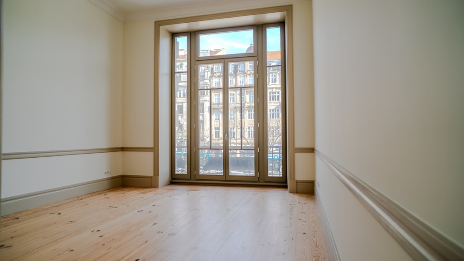 Two-bedroom apartment for sale in downtown Porto, Portugal_314122