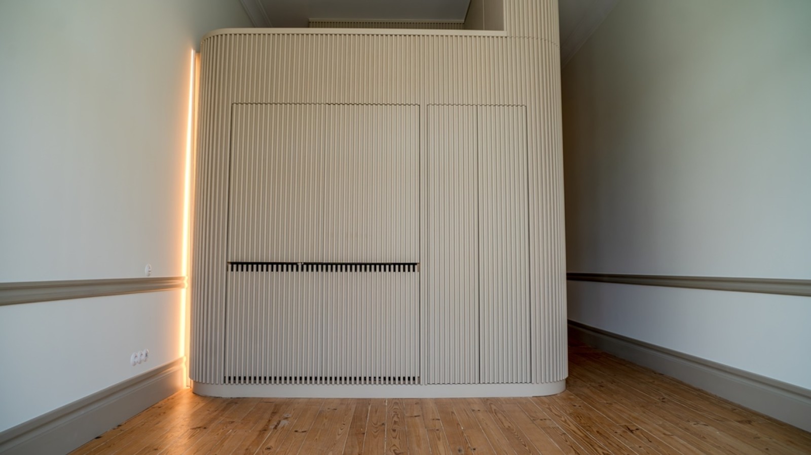 Two-bedroom apartment for sale in downtown Porto, Portugal_314138