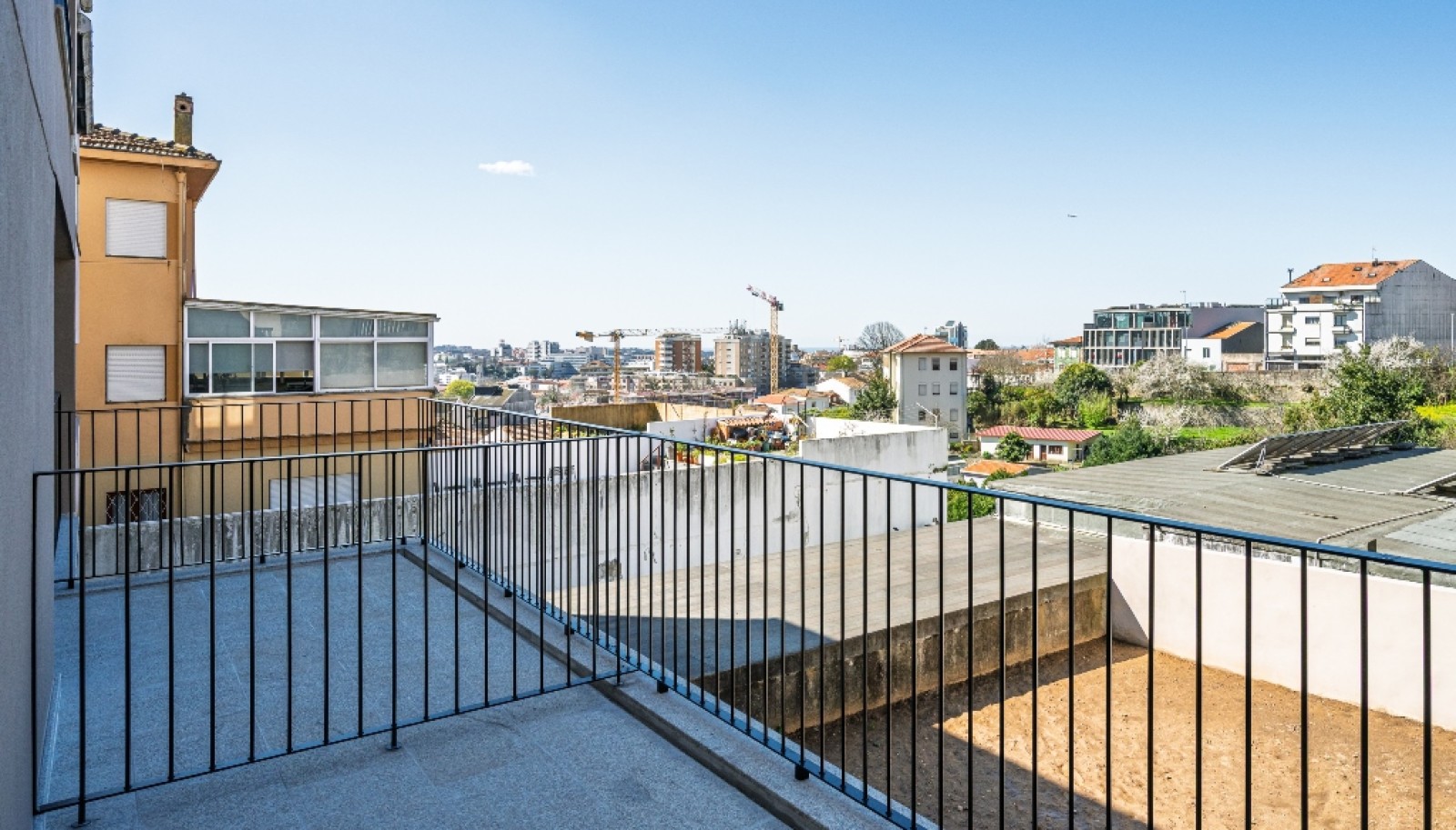 Piso nuevo de 1 dormitorio con balcón, en venta, Oporto, Portugal_315554