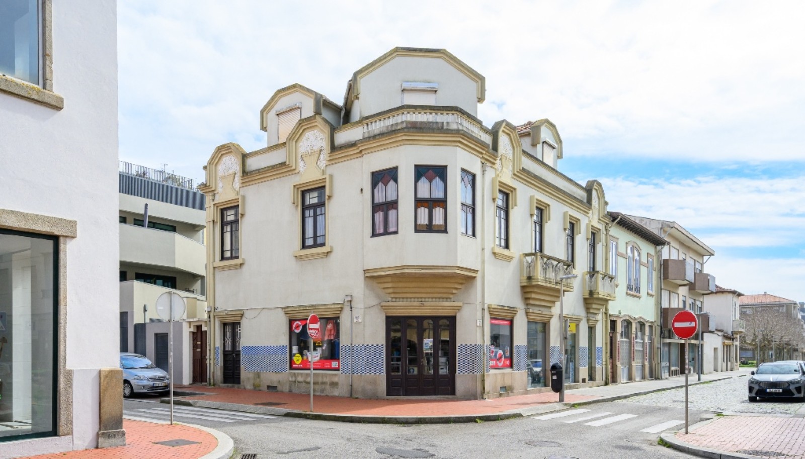 Edificio en el centro de Espinho en venta, Portugal_316551
