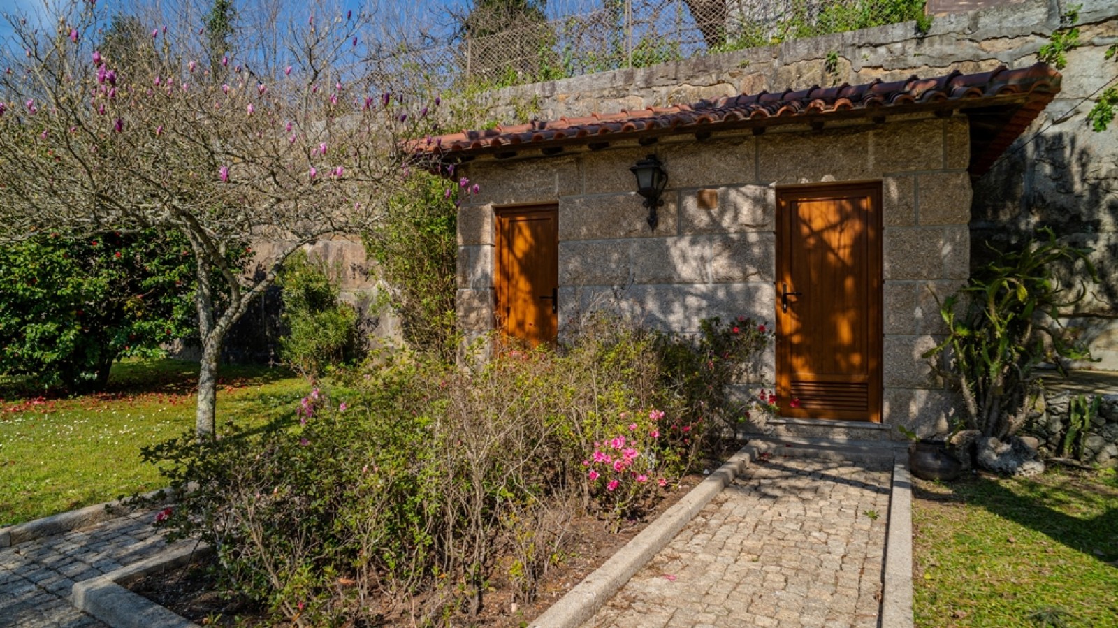 Moradia térrea V3 com piscina e jardim à venda em Lousada_317797