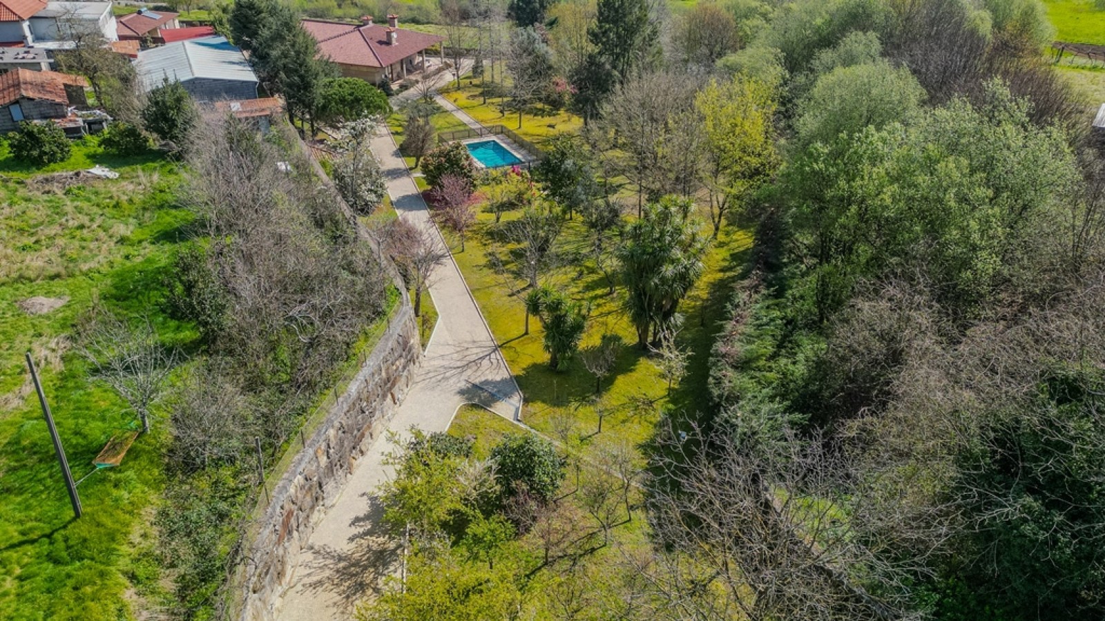 Moradia térrea V3 com piscina e jardim à venda em Lousada_317808