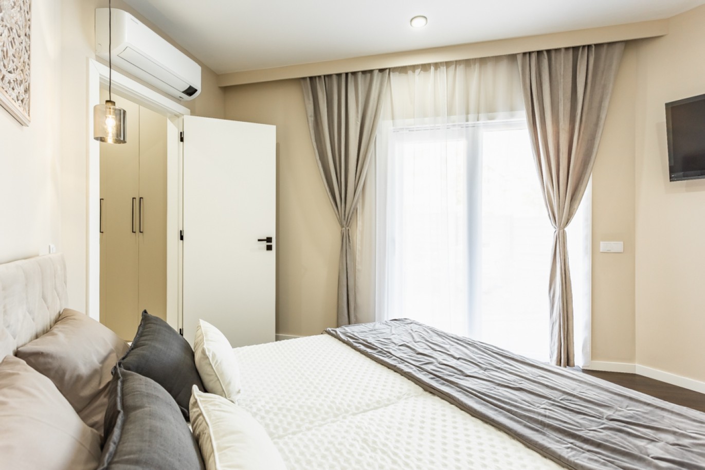 Apartamento T2 moderno para venda em Armação de Pera, Algarve_320071