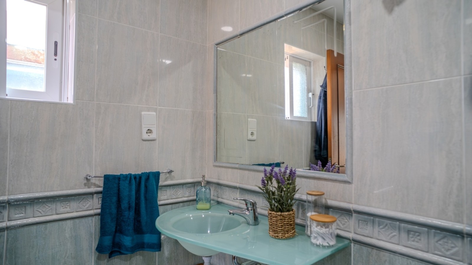 Vier Schlafzimmer Villa mit Pool zu verkaufen in Esmoriz, Portugal_321936