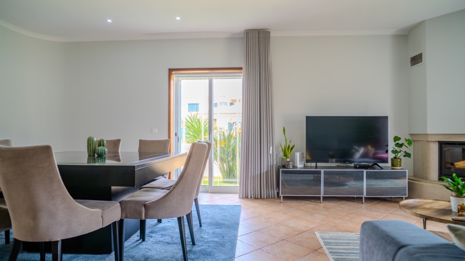 Vier Schlafzimmer Villa mit Pool zu verkaufen in Esmoriz, Portugal_321948