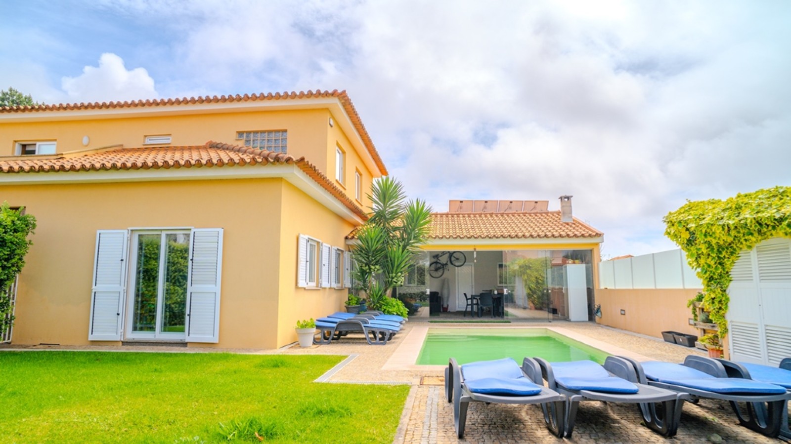 Vier Schlafzimmer Villa mit Pool zu verkaufen in Esmoriz, Portugal_321959