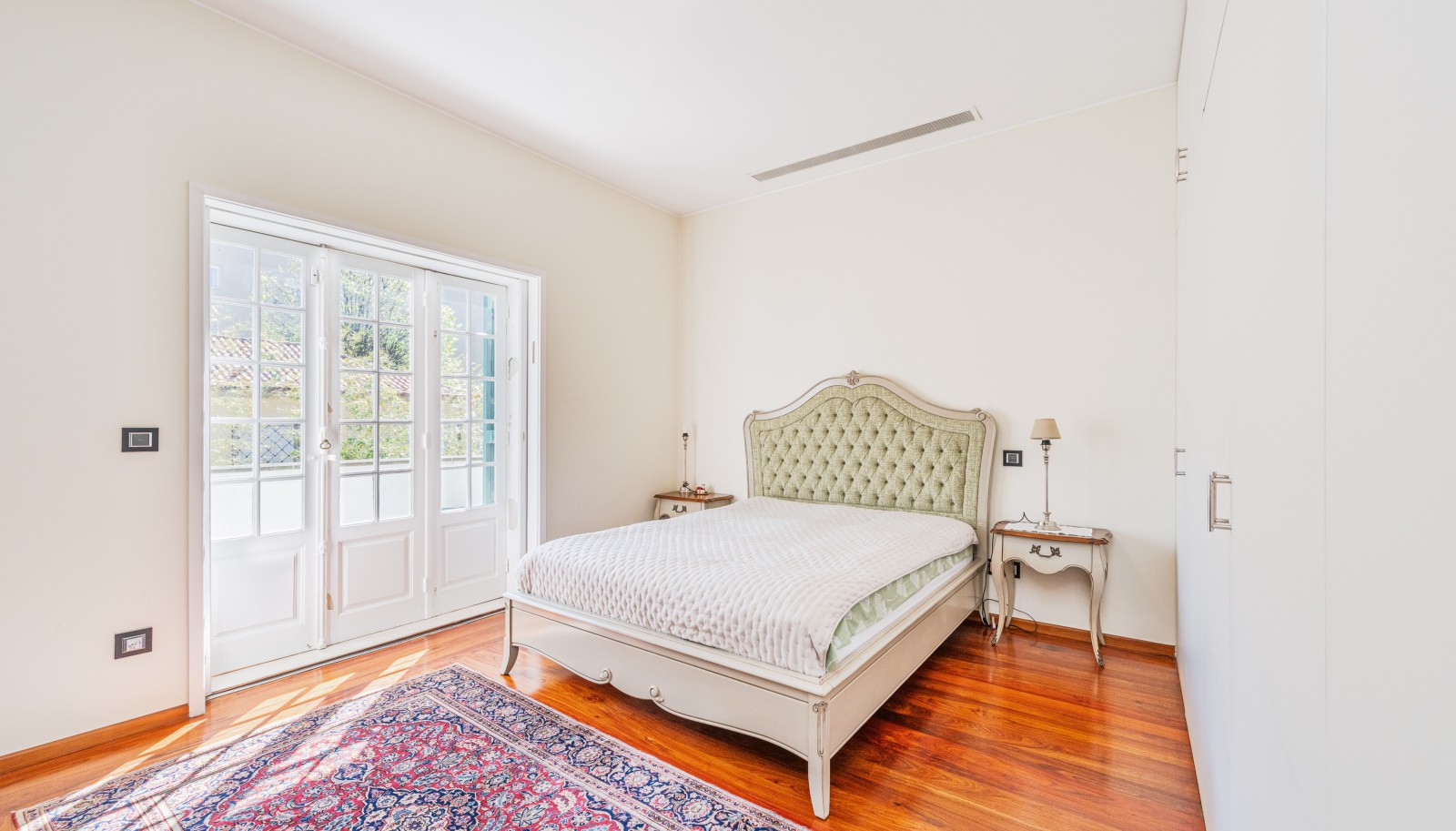 Six-bedroom villa with garden for sale in Campo Alegre, Porto, Portugal_322181