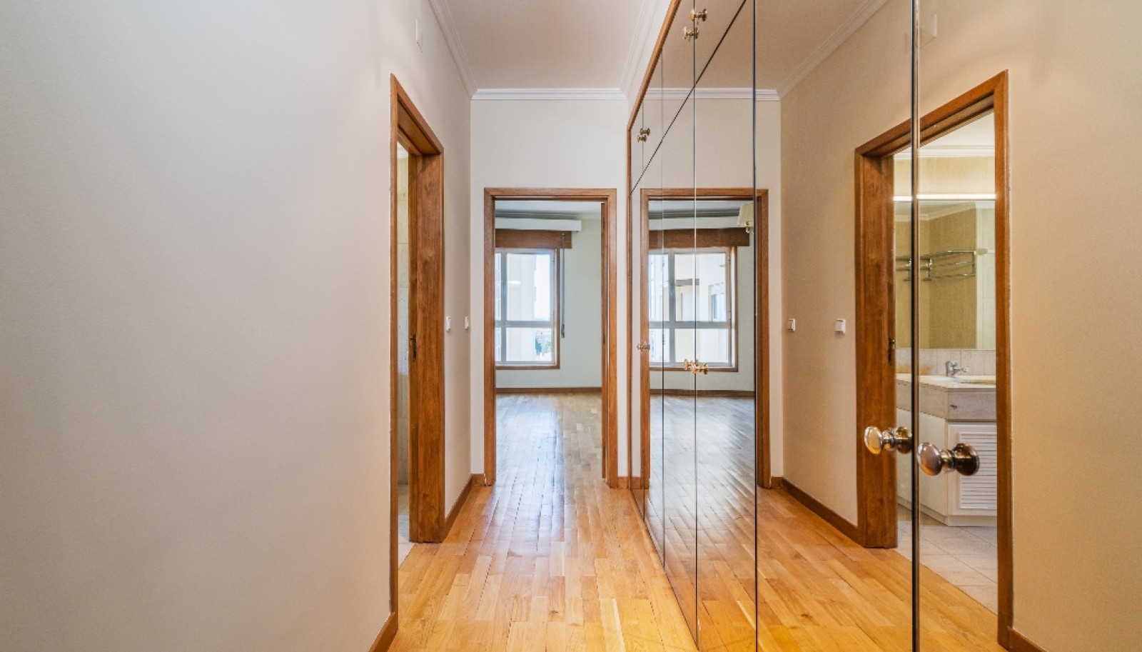 Four+one bedroom apartment with sea views for rent in Porto, Portugal_322264
