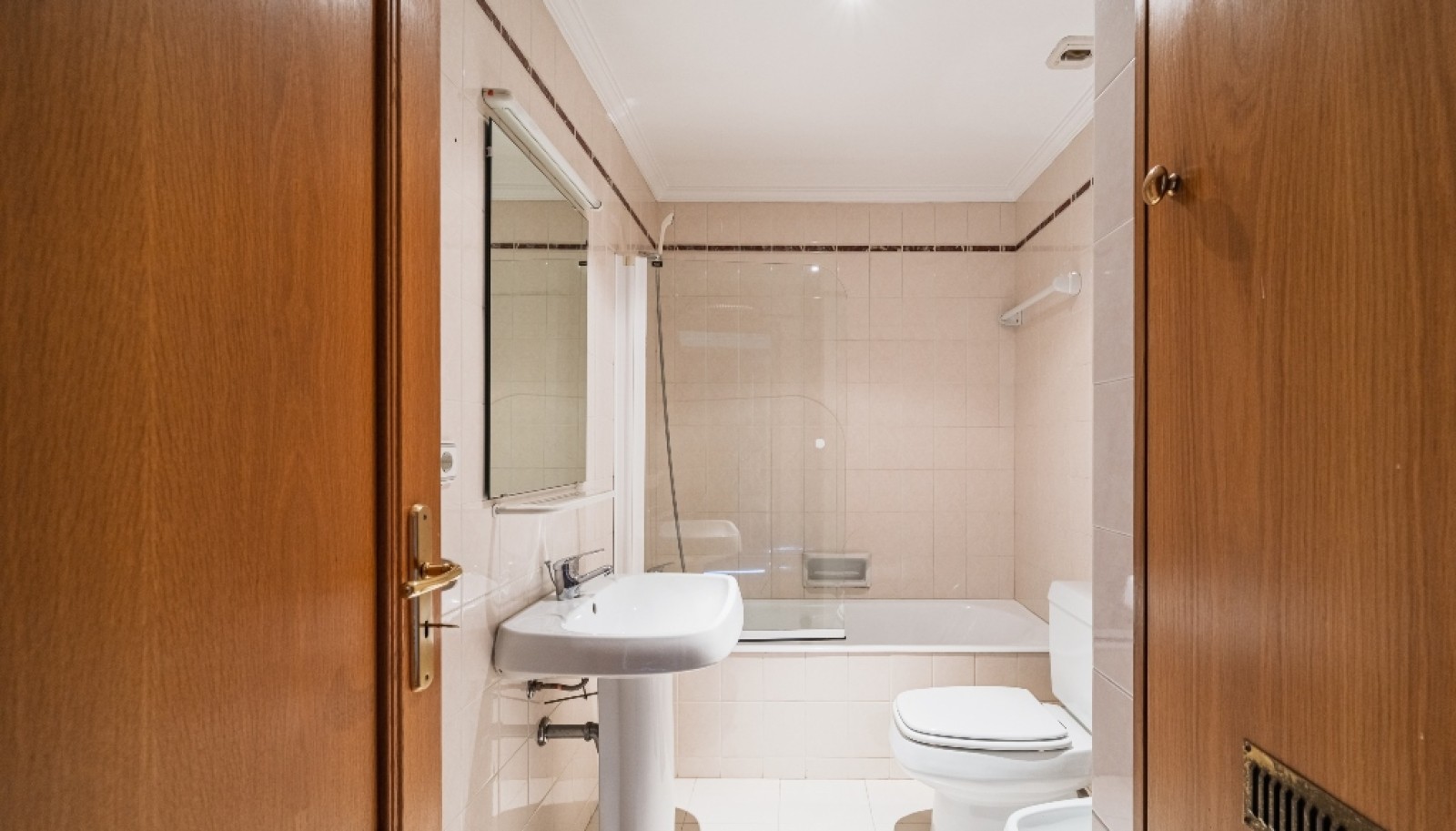 Four+one bedroom apartment with sea views for rent in Porto, Portugal_322271