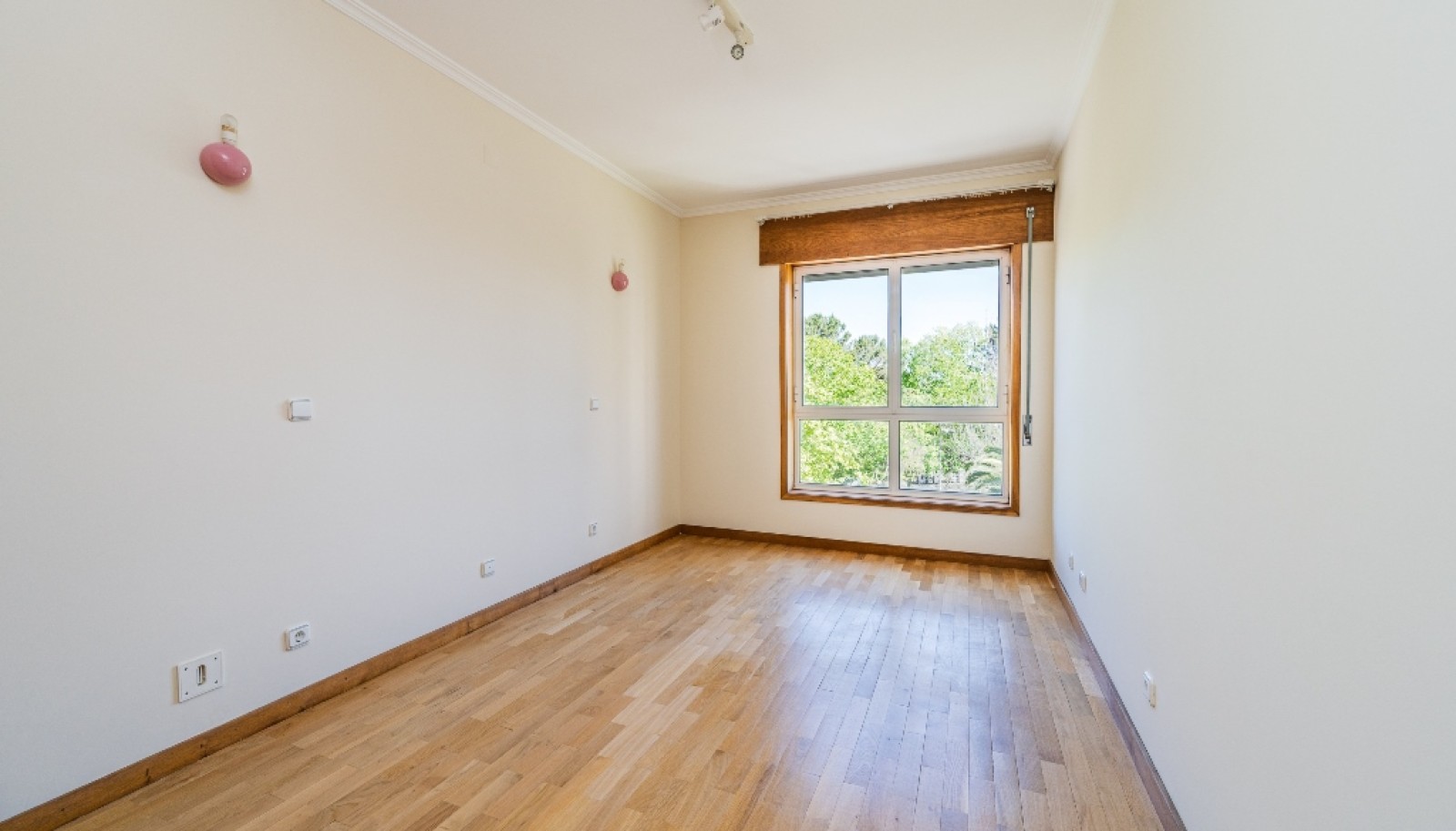 Four+one bedroom apartment with sea views for rent in Porto, Portugal_322273