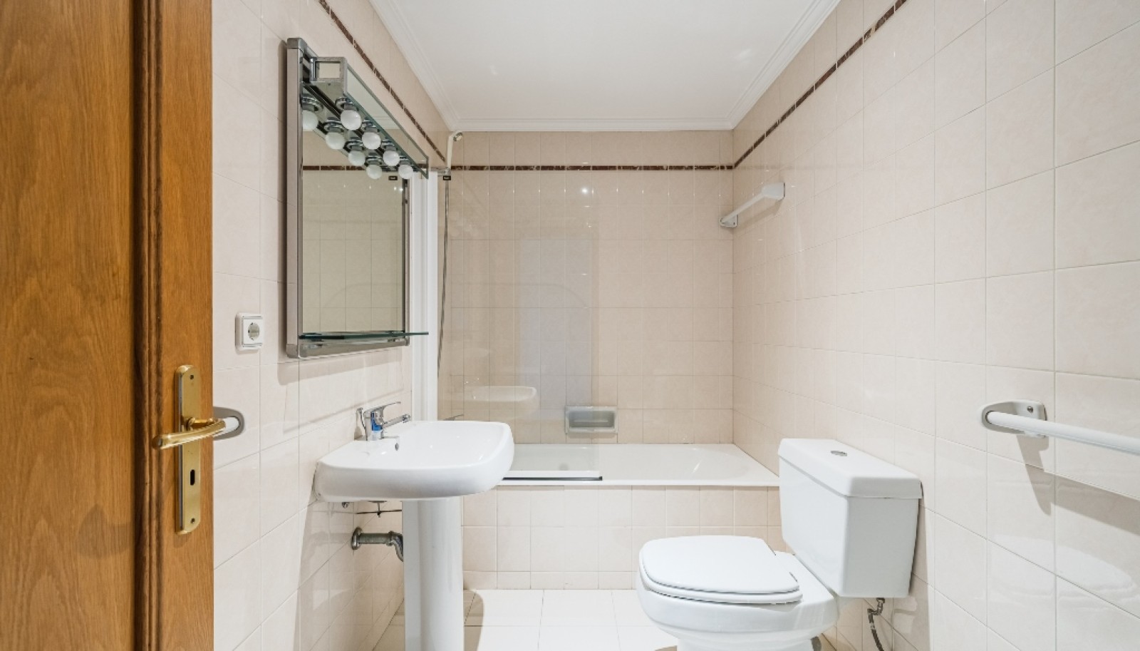 Four+one bedroom apartment with sea views for rent in Porto, Portugal_322277