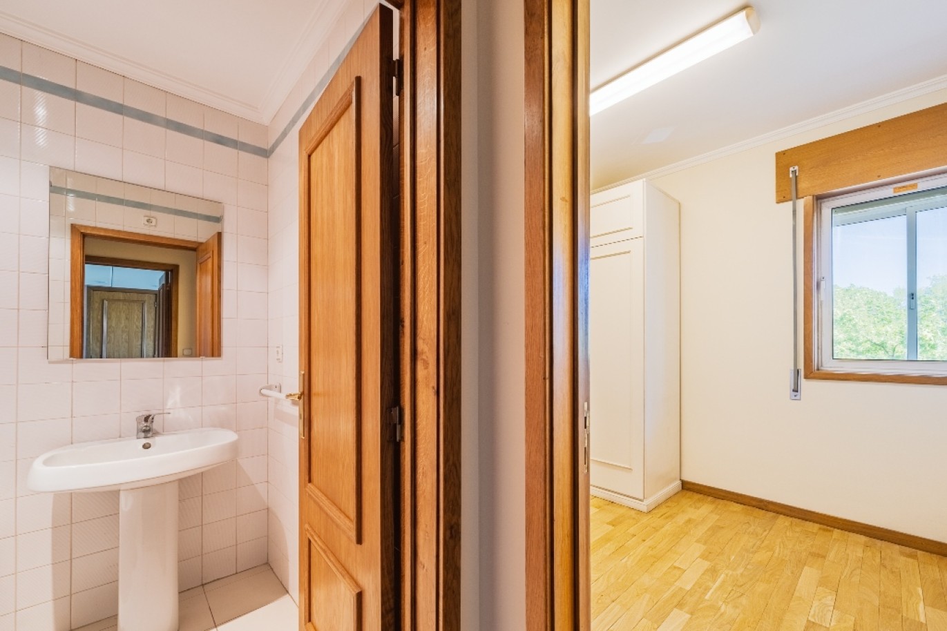 Four+one bedroom apartment with sea views for rent in Porto, Portugal_322281
