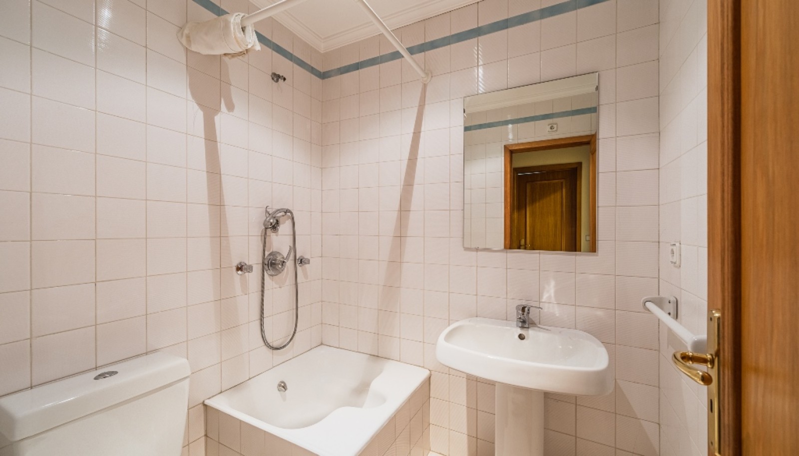 Four+one bedroom apartment with sea views for rent in Porto, Portugal_322282