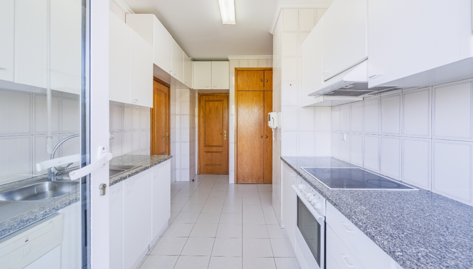 Four+one bedroom apartment with sea views for rent in Porto, Portugal_322285