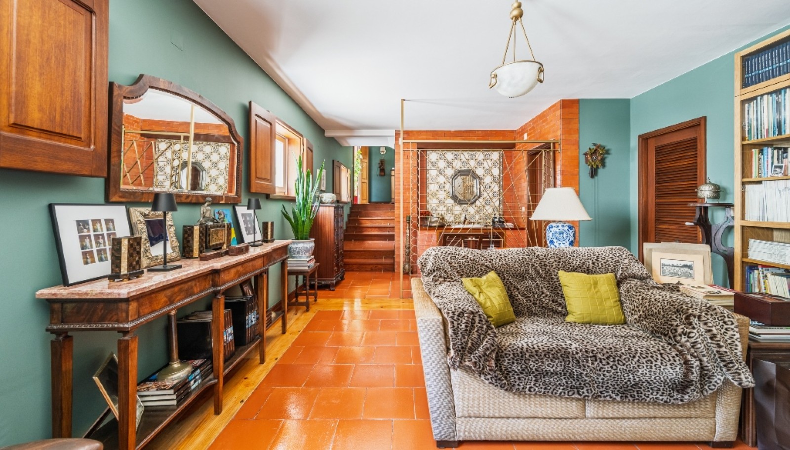 Three bedroom villa with garden for sale in Paços de Brandão, Portugal_323247