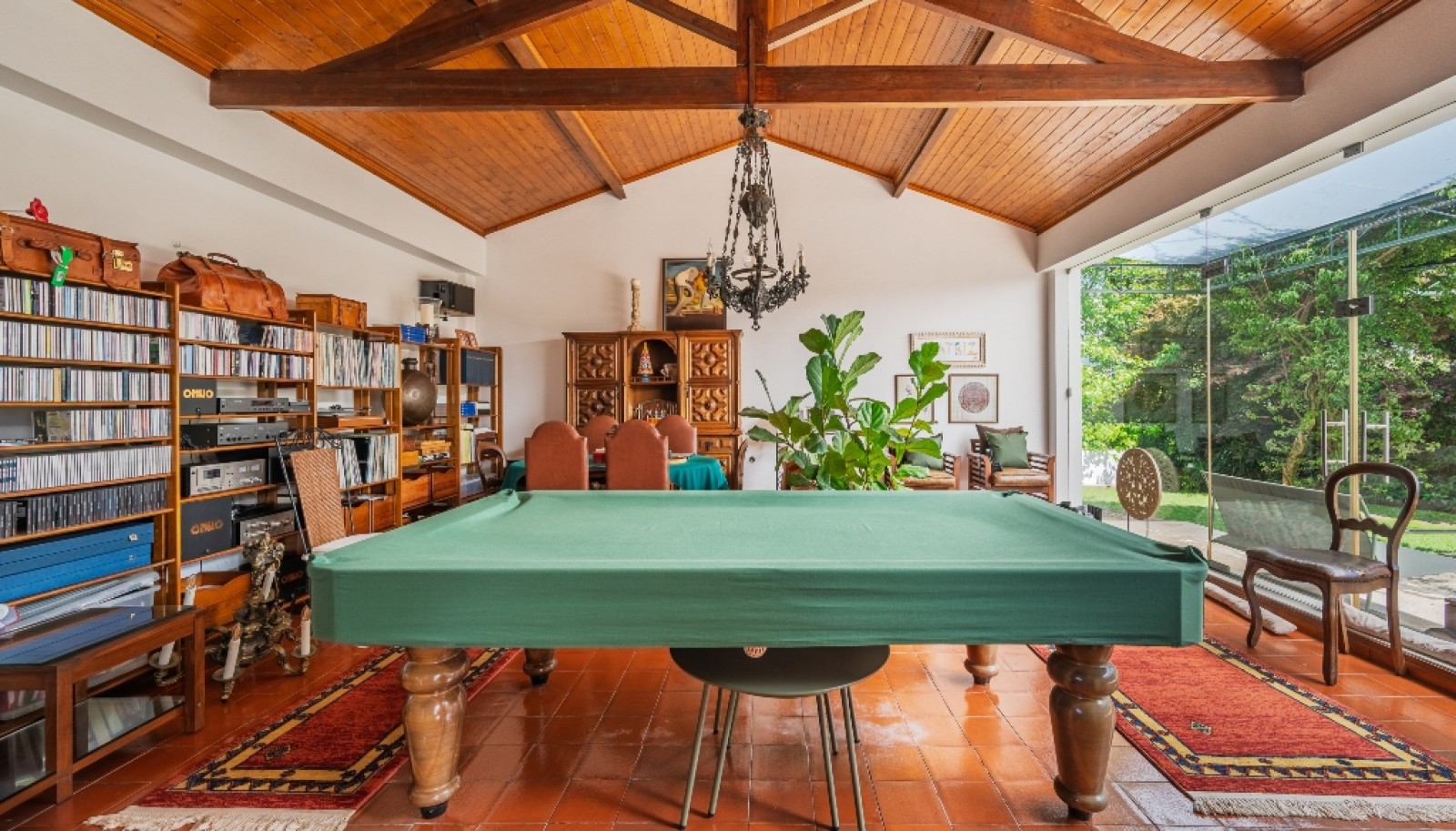Three bedroom villa with garden for sale in Paços de Brandão, Portugal_323259